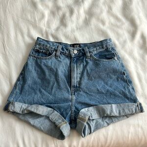 BDG High Rise Mom Short EUC Size 4